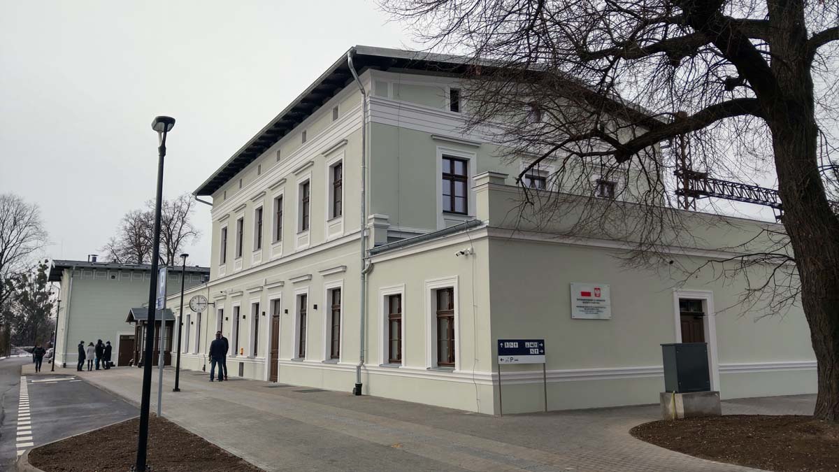 Dworce w Kątach Wrocławskich i Smolcu otwarte dla podróżnych